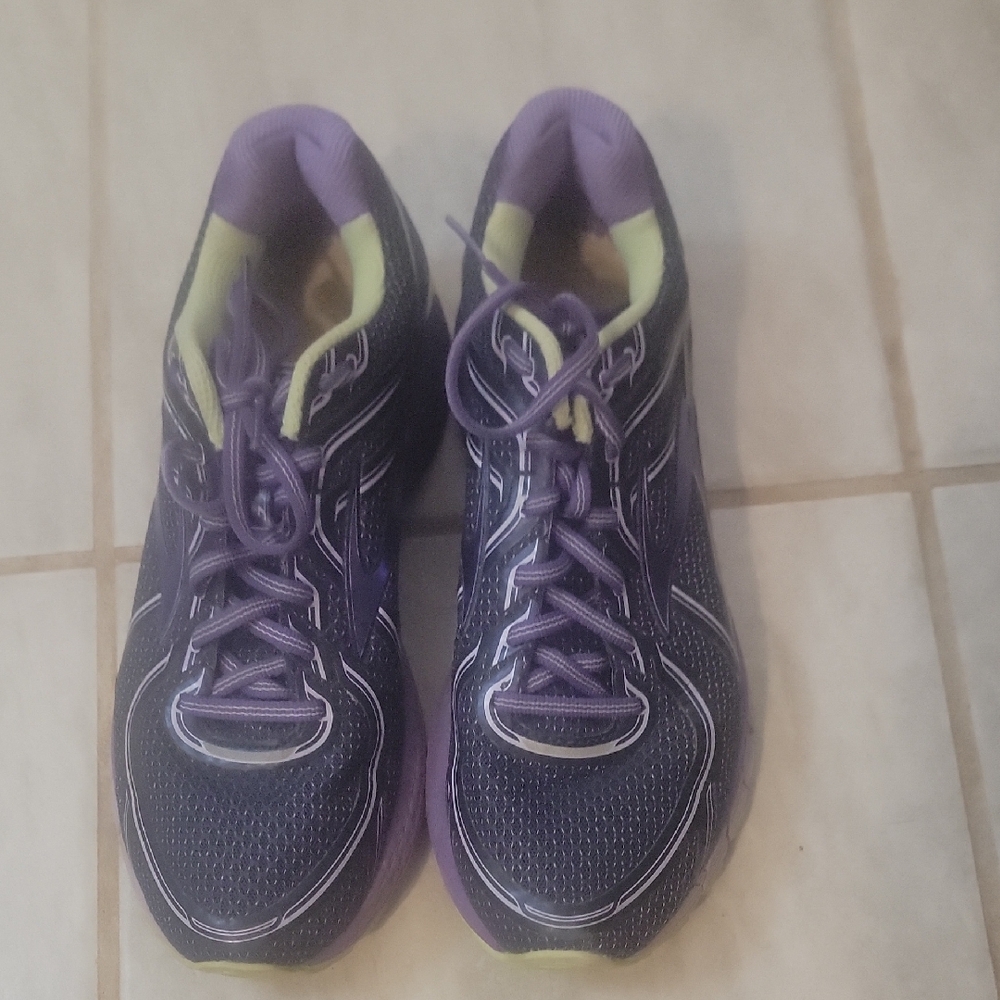 Brooks Women's Purple Athletic Shoes